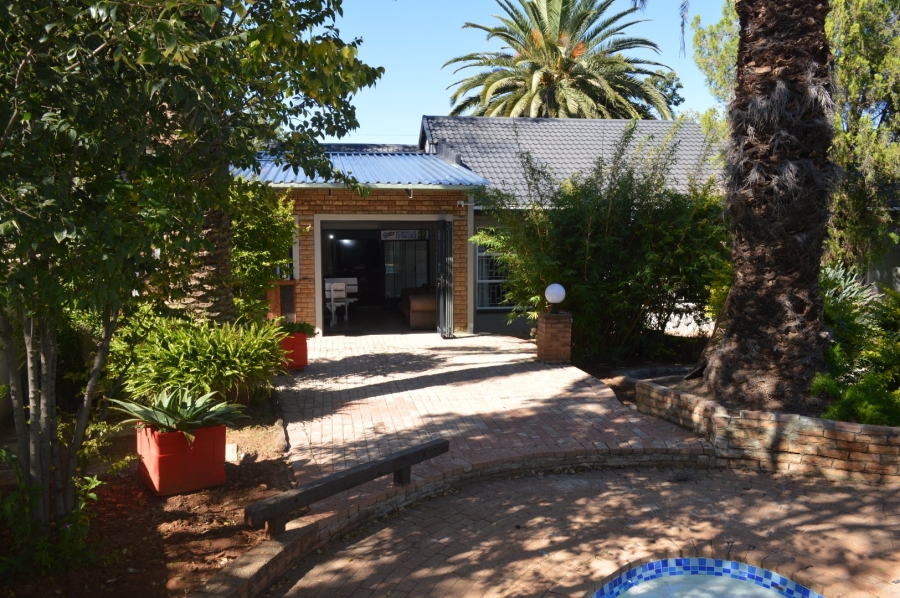 4 Bedroom Property for Sale in Flamwood North West